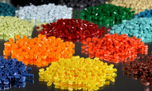 Polímeros de colores para el moldeo de plásticos por inyección