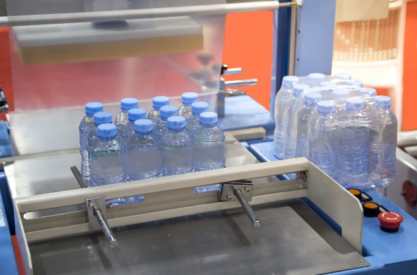 Retractilado de lotes de botellas de agua para copacking