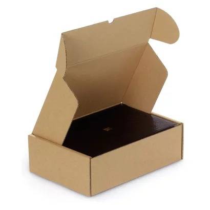 Caja postal con cierre reforzado